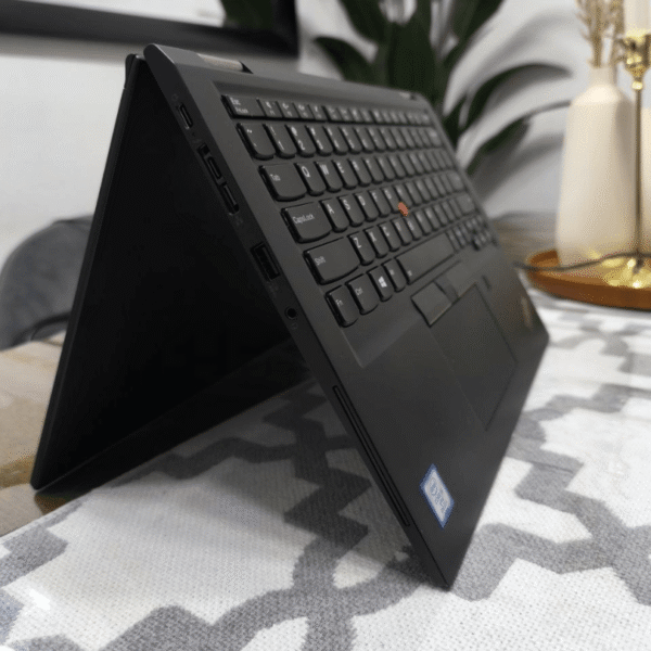 Lenovo ThinkPad X390 Yoga (Touchscreen)